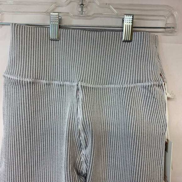 Good American leggings SZ 3/4 striped compression quick dry exercise lounge NWT - Picture 2 of 10